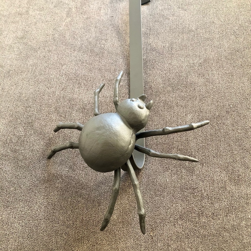Pottery Barn Spider Wreath Hanger - Picture 4 of 7
